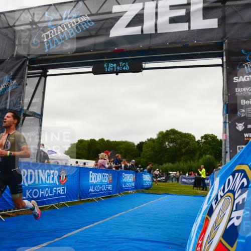 30.08.2026 - Elbe Triathlon Hamburg LAZAROV Photography http://msf.ph/oto/10078897 30.08.2026 10:19:41 Ziel 222 meine-sportfotos.de