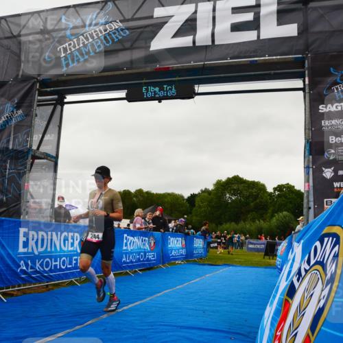 30.08.2026 - Elbe Triathlon Hamburg LAZAROV Photography http://msf.ph/oto/10078899 30.08.2026 10:20:06 Ziel 244 meine-sportfotos.de
