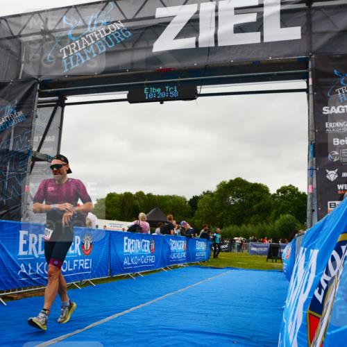 30.08.2026 - Elbe Triathlon Hamburg LAZAROV Photography http://msf.ph/oto/10078905 30.08.2026 10:20:58 Ziel 301 meine-sportfotos.de
