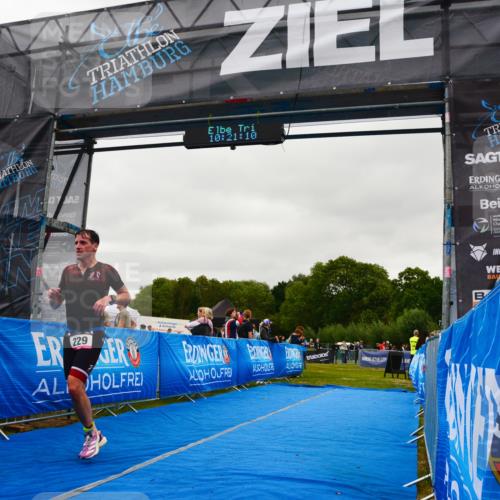 30.08.2026 - Elbe Triathlon Hamburg LAZAROV Photography http://msf.ph/oto/10078910 30.08.2026 10:21:10 Ziel 229 meine-sportfotos.de