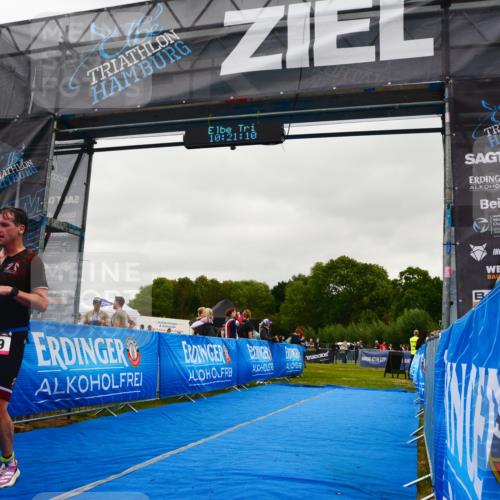 30.08.2026 - Elbe Triathlon Hamburg LAZAROV Photography http://msf.ph/oto/10078912 30.08.2026 10:21:10 Ziel 229 meine-sportfotos.de