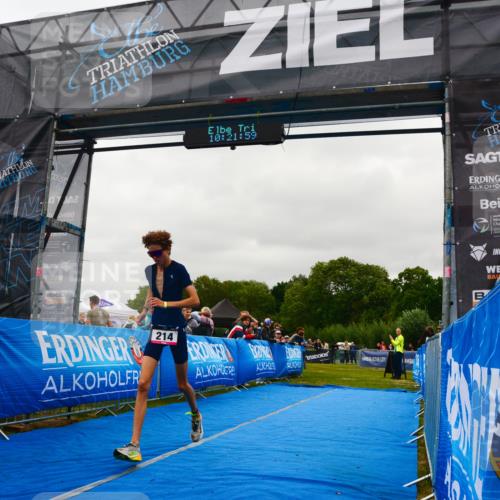 30.08.2026 - Elbe Triathlon Hamburg LAZAROV Photography http://msf.ph/oto/10078914 30.08.2026 10:22:00 Ziel 214 meine-sportfotos.de