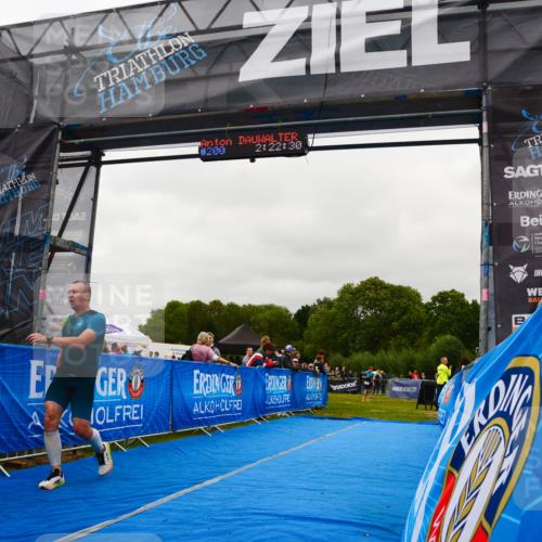 30.08.2026 - Elbe Triathlon Hamburg LAZAROV Photography http://msf.ph/oto/10078920 30.08.2026 10:22:29 Ziel 200 meine-sportfotos.de