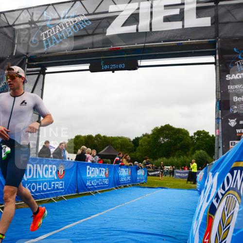 30.08.2026 - Elbe Triathlon Hamburg LAZAROV Photography http://msf.ph/oto/10078931 30.08.2026 10:25:03 Ziel 258, 527 meine-sportfotos.de