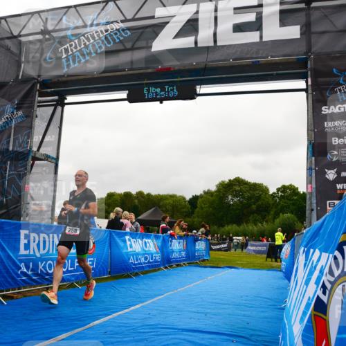 30.08.2026 - Elbe Triathlon Hamburg LAZAROV Photography http://msf.ph/oto/10078933 30.08.2026 10:25:10 Ziel 258 meine-sportfotos.de