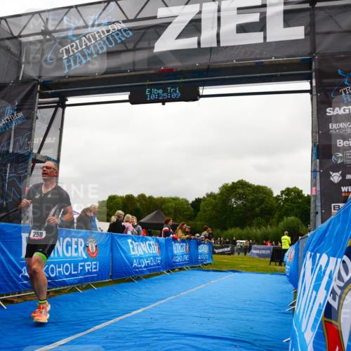 30.08.2026 - Elbe Triathlon Hamburg LAZAROV Photography http://msf.ph/oto/10078935 30.08.2026 10:25:10 Ziel 258 meine-sportfotos.de