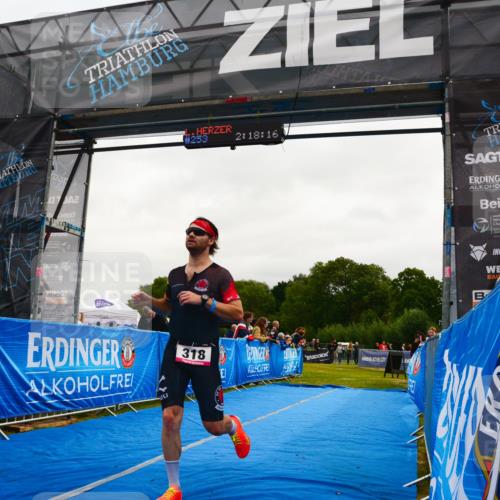 30.08.2026 - Elbe Triathlon Hamburg LAZAROV Photography http://msf.ph/oto/10078982 30.08.2026 10:28:17 Ziel 253, 318 meine-sportfotos.de