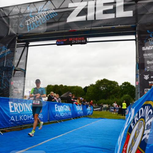 30.08.2026 - Elbe Triathlon Hamburg LAZAROV Photography http://msf.ph/oto/10079007 30.08.2026 10:29:43 Ziel 351 meine-sportfotos.de
