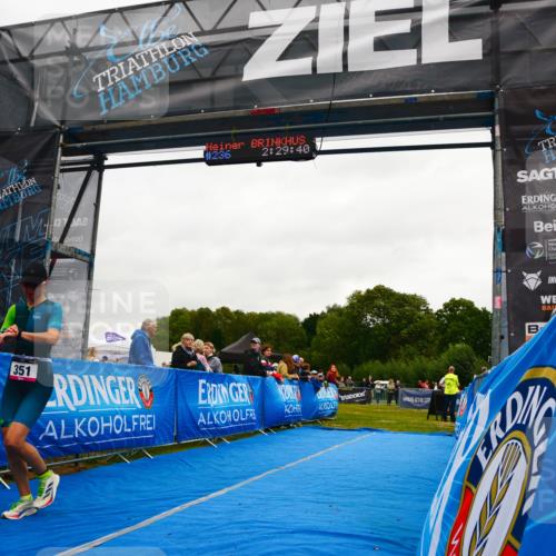 30.08.2026 - Elbe Triathlon Hamburg LAZAROV Photography http://msf.ph/oto/10079010 30.08.2026 10:29:43 Ziel 351 meine-sportfotos.de