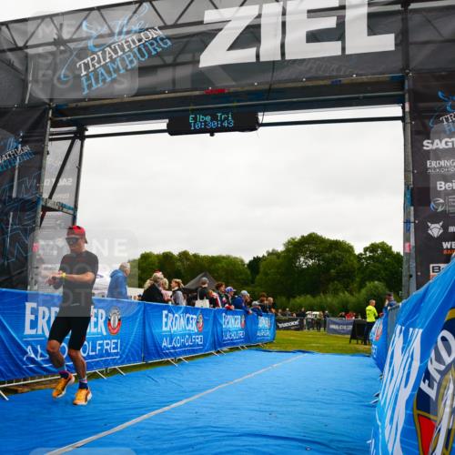 30.08.2026 - Elbe Triathlon Hamburg LAZAROV Photography http://msf.ph/oto/10079018 30.08.2026 10:30:44 Ziel 270 meine-sportfotos.de