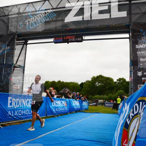 30.08.2026 - Elbe Triathlon Hamburg LAZAROV Photography http://msf.ph/oto/10079036 30.08.2026 10:31:13 Ziel 208 meine-sportfotos.de