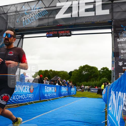 30.08.2026 - Elbe Triathlon Hamburg LAZAROV Photography http://msf.ph/oto/10079056 30.08.2026 10:32:27 Ziel 271, 295 meine-sportfotos.de