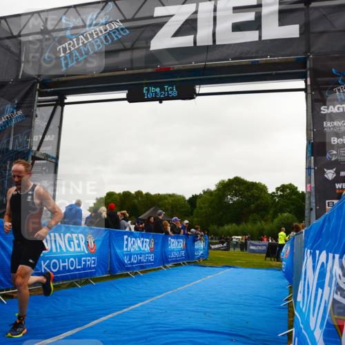 30.08.2026 - Elbe Triathlon Hamburg LAZAROV Photography http://msf.ph/oto/10079071 30.08.2026 10:32:59 Ziel 298 meine-sportfotos.de