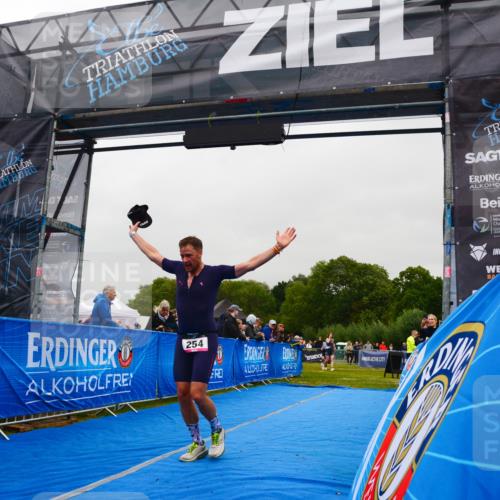 30.08.2026 - Elbe Triathlon Hamburg LAZAROV Photography http://msf.ph/oto/10079154 30.08.2026 10:35:56 Ziel 254, 366 meine-sportfotos.de