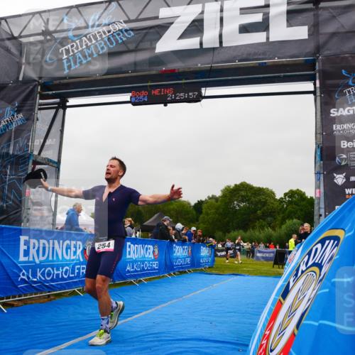 30.08.2026 - Elbe Triathlon Hamburg LAZAROV Photography http://msf.ph/oto/10079156 30.08.2026 10:35:56 Ziel 254, 366 meine-sportfotos.de