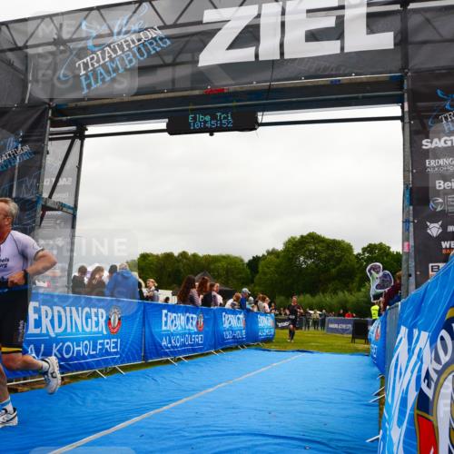 30.08.2026 - Elbe Triathlon Hamburg LAZAROV Photography http://msf.ph/oto/10079487 30.08.2026 10:45:53 Ziel 273, 319 meine-sportfotos.de