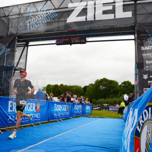 30.08.2026 - Elbe Triathlon Hamburg LAZAROV Photography http://msf.ph/oto/10079496 30.08.2026 10:46:15 Ziel 691 meine-sportfotos.de