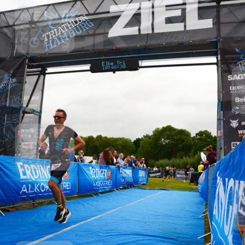 30.08.2026 - Elbe Triathlon Hamburg LAZAROV Photography http://msf.ph/oto/10079500 30.08.2026 10:46:31 Ziel 266, 508 meine-sportfotos.de