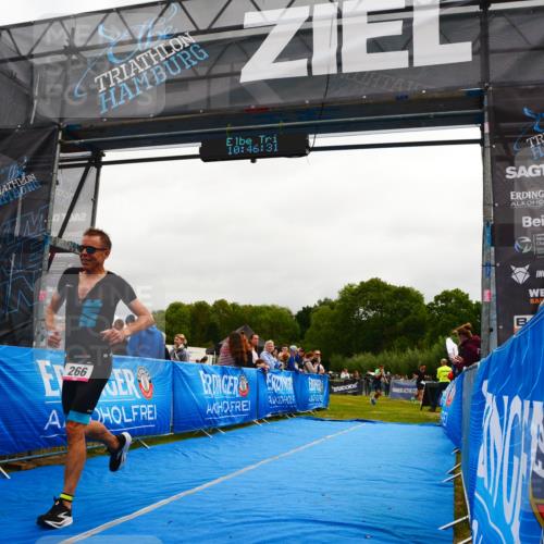 30.08.2026 - Elbe Triathlon Hamburg LAZAROV Photography http://msf.ph/oto/10079501 30.08.2026 10:46:32 Ziel 266, 508 meine-sportfotos.de
