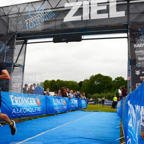 30.08.2026 - Elbe Triathlon Hamburg LAZAROV Photography http://msf.ph/oto/10079503 30.08.2026 10:46:32 Ziel 266, 508 meine-sportfotos.de