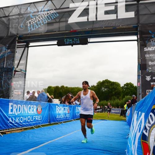 30.08.2026 - Elbe Triathlon Hamburg LAZAROV Photography http://msf.ph/oto/10079537 30.08.2026 10:47:35 Ziel 390, 464 meine-sportfotos.de