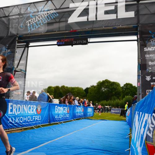 30.08.2026 - Elbe Triathlon Hamburg LAZAROV Photography http://msf.ph/oto/10079548 30.08.2026 10:47:40 Ziel 390 meine-sportfotos.de