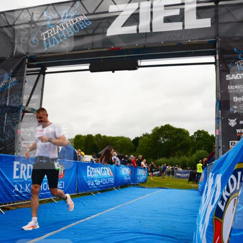 30.08.2026 - Elbe Triathlon Hamburg LAZAROV Photography http://msf.ph/oto/10079614 30.08.2026 10:51:22 Ziel 489 meine-sportfotos.de