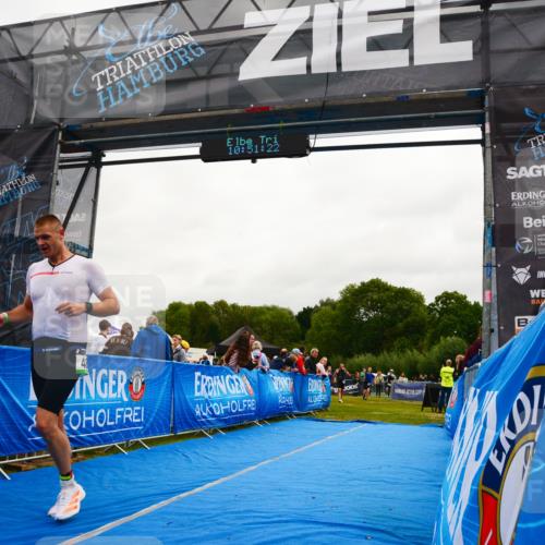 30.08.2026 - Elbe Triathlon Hamburg LAZAROV Photography http://msf.ph/oto/10079615 30.08.2026 10:51:23 Ziel 489, 670 meine-sportfotos.de
