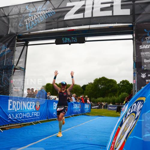 30.08.2026 - Elbe Triathlon Hamburg LAZAROV Photography http://msf.ph/oto/10079631 30.08.2026 10:51:43 Ziel 392 meine-sportfotos.de