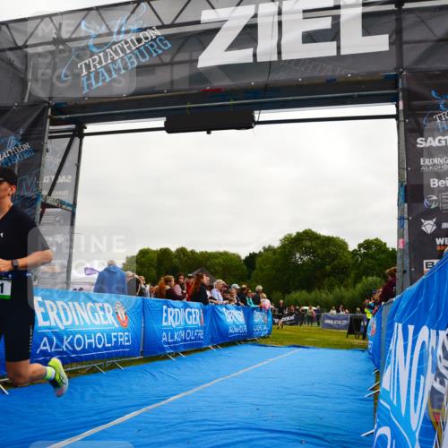 30.08.2026 - Elbe Triathlon Hamburg LAZAROV Photography http://msf.ph/oto/10079707 30.08.2026 10:54:07 Ziel 481 meine-sportfotos.de