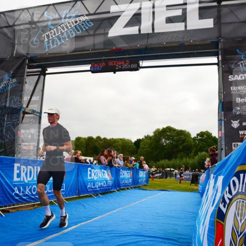 30.08.2026 - Elbe Triathlon Hamburg LAZAROV Photography http://msf.ph/oto/10079722 30.08.2026 10:55:07 Ziel 397 meine-sportfotos.de