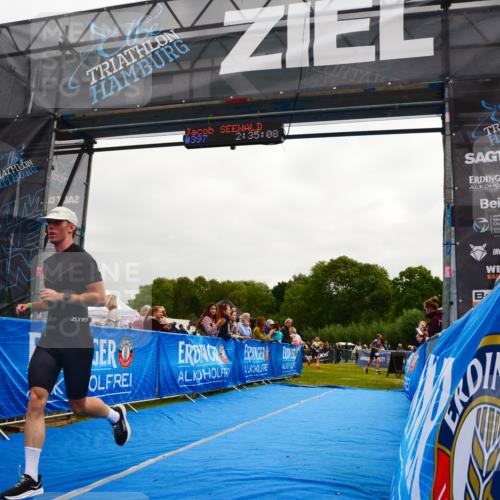 30.08.2026 - Elbe Triathlon Hamburg LAZAROV Photography http://msf.ph/oto/10079723 30.08.2026 10:55:08 Ziel 397 meine-sportfotos.de