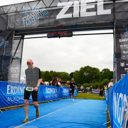 30.08.2026 - Elbe Triathlon Hamburg LAZAROV Photography http://msf.ph/oto/10079756 30.08.2026 10:55:38 Ziel 543, 582, 660 meine-sportfotos.de