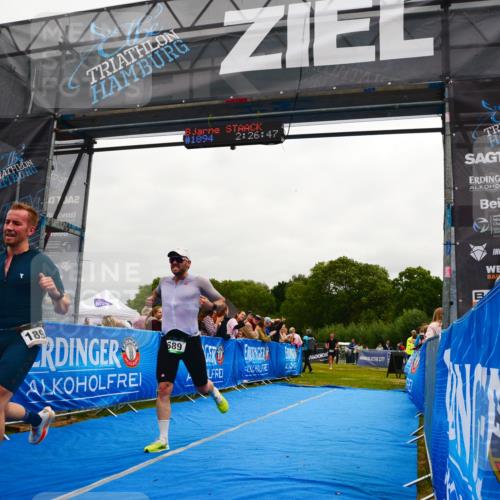 30.08.2026 - Elbe Triathlon Hamburg LAZAROV Photography http://msf.ph/oto/10079783 30.08.2026 10:56:46 Ziel 550, 689, 1894 meine-sportfotos.de