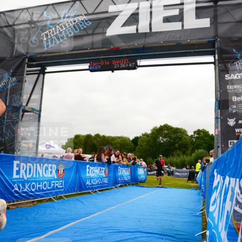 30.08.2026 - Elbe Triathlon Hamburg LAZAROV Photography http://msf.ph/oto/10079791 30.08.2026 10:56:53 Ziel 550, 668 meine-sportfotos.de