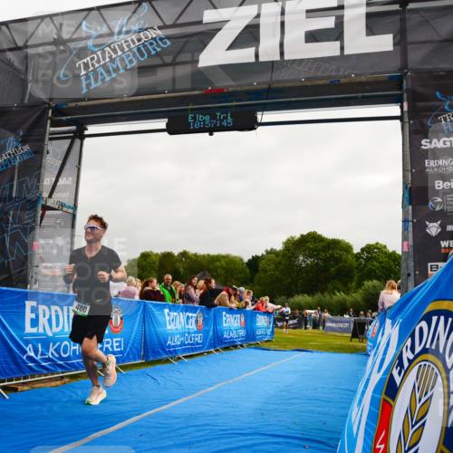 30.08.2026 - Elbe Triathlon Hamburg LAZAROV Photography http://msf.ph/oto/10079816 30.08.2026 10:57:45 Ziel 460 meine-sportfotos.de