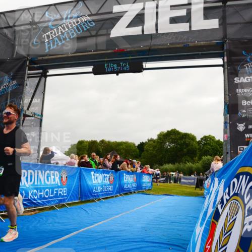 30.08.2026 - Elbe Triathlon Hamburg LAZAROV Photography http://msf.ph/oto/10079818 30.08.2026 10:57:46 Ziel 460 meine-sportfotos.de