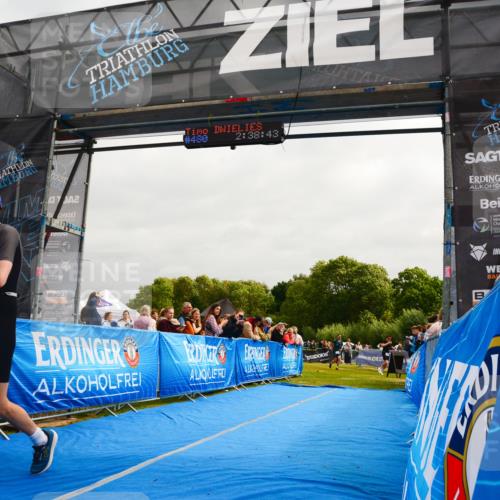 30.08.2026 - Elbe Triathlon Hamburg LAZAROV Photography http://msf.ph/oto/10079857 30.08.2026 10:58:46 Ziel 588 meine-sportfotos.de