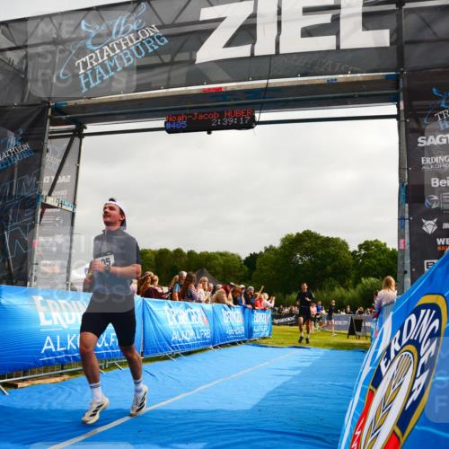 30.08.2026 - Elbe Triathlon Hamburg LAZAROV Photography http://msf.ph/oto/10079865 30.08.2026 10:59:16 Ziel 405, 418, 542 meine-sportfotos.de