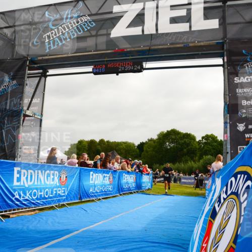 30.08.2026 - Elbe Triathlon Hamburg LAZAROV Photography http://msf.ph/oto/10079889 30.08.2026 10:59:27 Ziel 331, 467, 484 meine-sportfotos.de