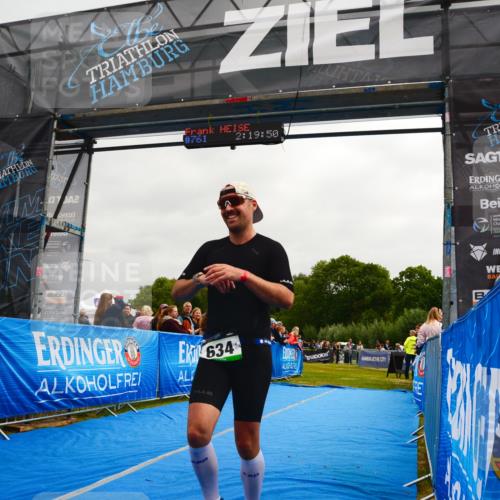 30.08.2026 - Elbe Triathlon Hamburg LAZAROV Photography http://msf.ph/oto/10079920 30.08.2026 10:59:53 Ziel 394, 634 meine-sportfotos.de