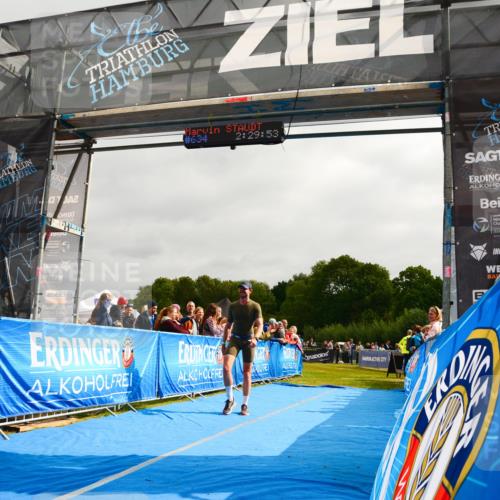 30.08.2026 - Elbe Triathlon Hamburg LAZAROV Photography http://msf.ph/oto/10079922 30.08.2026 11:00:05 Ziel 499 meine-sportfotos.de