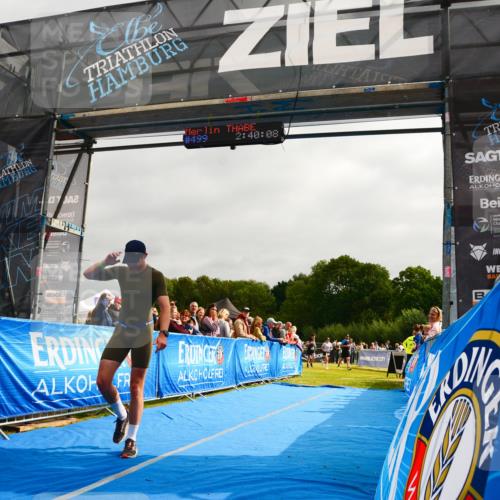 30.08.2026 - Elbe Triathlon Hamburg LAZAROV Photography http://msf.ph/oto/10079928 30.08.2026 11:00:07 Ziel 499 meine-sportfotos.de