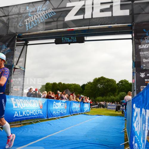 30.08.2026 - Elbe Triathlon Hamburg LAZAROV Photography http://msf.ph/oto/10079937 30.08.2026 11:00:27 Ziel 683 meine-sportfotos.de