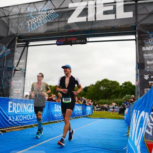30.08.2026 - Elbe Triathlon Hamburg LAZAROV Photography http://msf.ph/oto/10079943 30.08.2026 11:00:44 Ziel 248, 584 meine-sportfotos.de