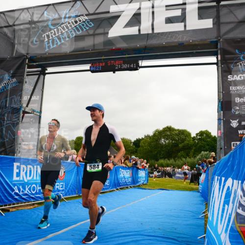 30.08.2026 - Elbe Triathlon Hamburg LAZAROV Photography http://msf.ph/oto/10079944 30.08.2026 11:00:44 Ziel 248, 584 meine-sportfotos.de