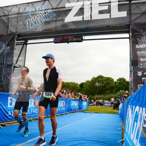 30.08.2026 - Elbe Triathlon Hamburg LAZAROV Photography http://msf.ph/oto/10079945 30.08.2026 11:00:44 Ziel 248, 584 meine-sportfotos.de