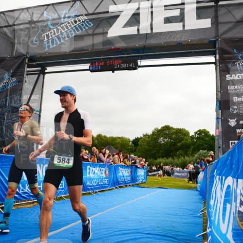 30.08.2026 - Elbe Triathlon Hamburg LAZAROV Photography http://msf.ph/oto/10079946 30.08.2026 11:00:44 Ziel 248, 584 meine-sportfotos.de