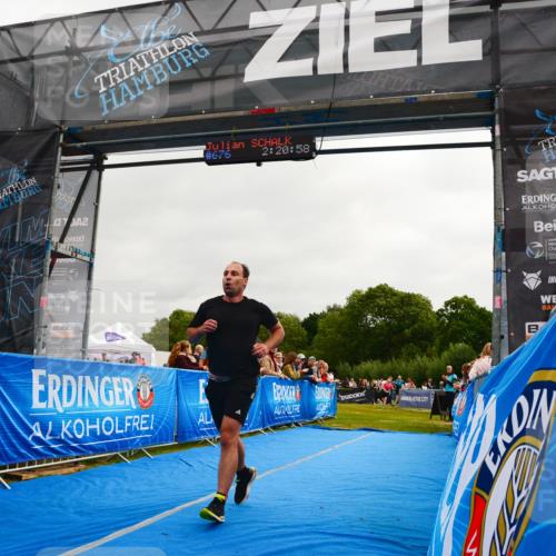 30.08.2026 - Elbe Triathlon Hamburg LAZAROV Photography http://msf.ph/oto/10079955 30.08.2026 11:00:58 Ziel 498, 676, 987 meine-sportfotos.de