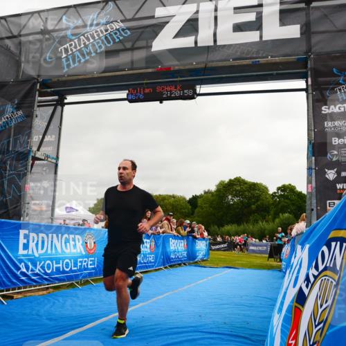 30.08.2026 - Elbe Triathlon Hamburg LAZAROV Photography http://msf.ph/oto/10079956 30.08.2026 11:00:58 Ziel 498, 676, 987 meine-sportfotos.de
